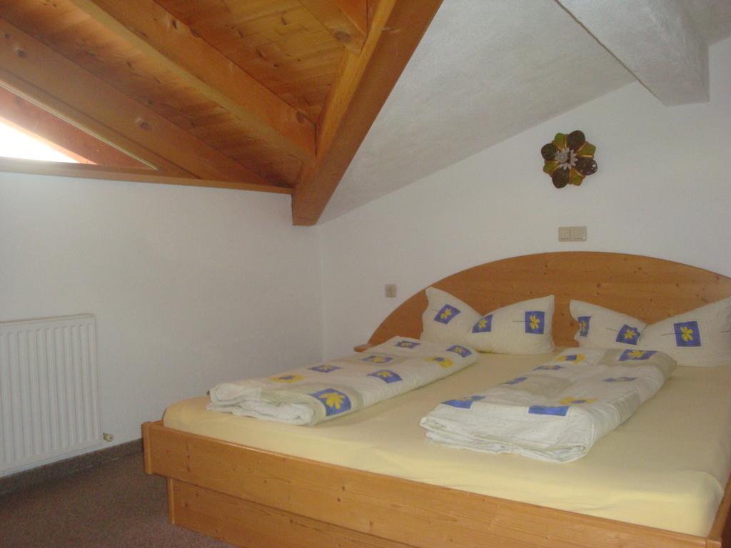 Alpenhaus Christian Apartment Neustift im Stubaital Bilik gambar