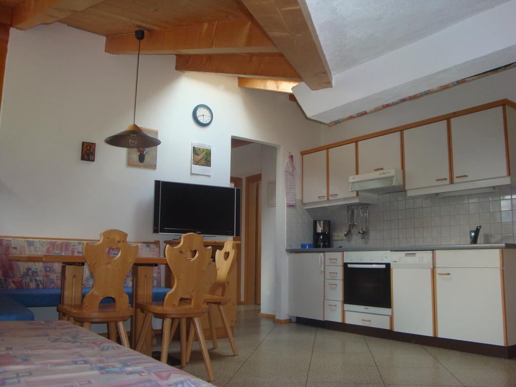 Alpenhaus Christian Apartment Neustift im Stubaital Bilik gambar